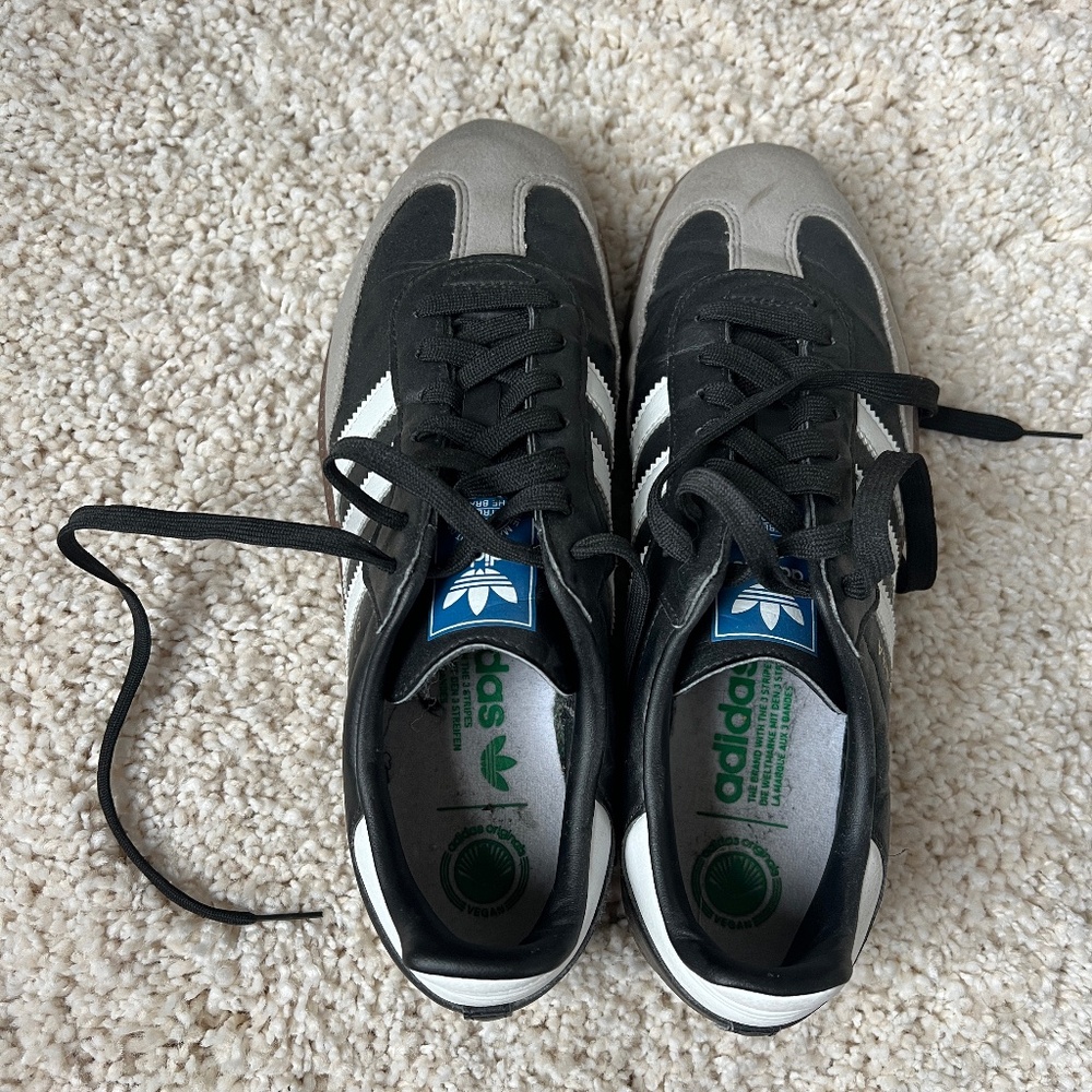 Adidas Sambas Black & white, gum size